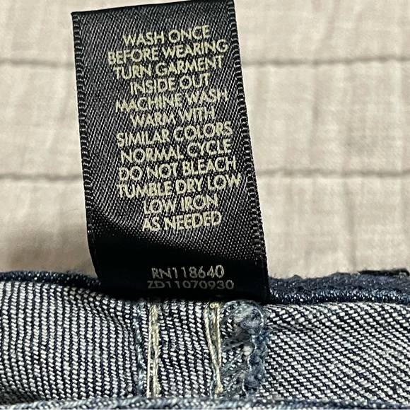 Lane Bryant Lightly Flared Stretch Medium Wash Jeans with Detail Pocket Size 28 - Picture 3 of 10